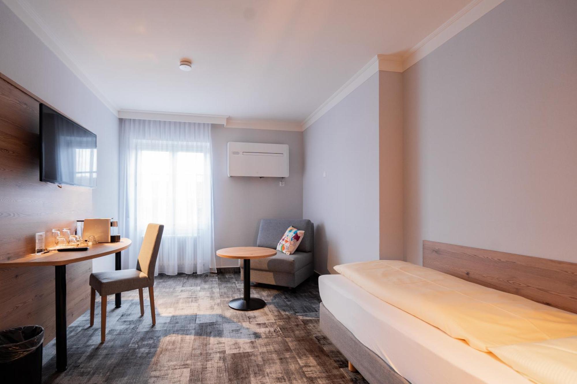 Hotel Adler - Paulas Alb Ehingen  Oda fotoğraf
